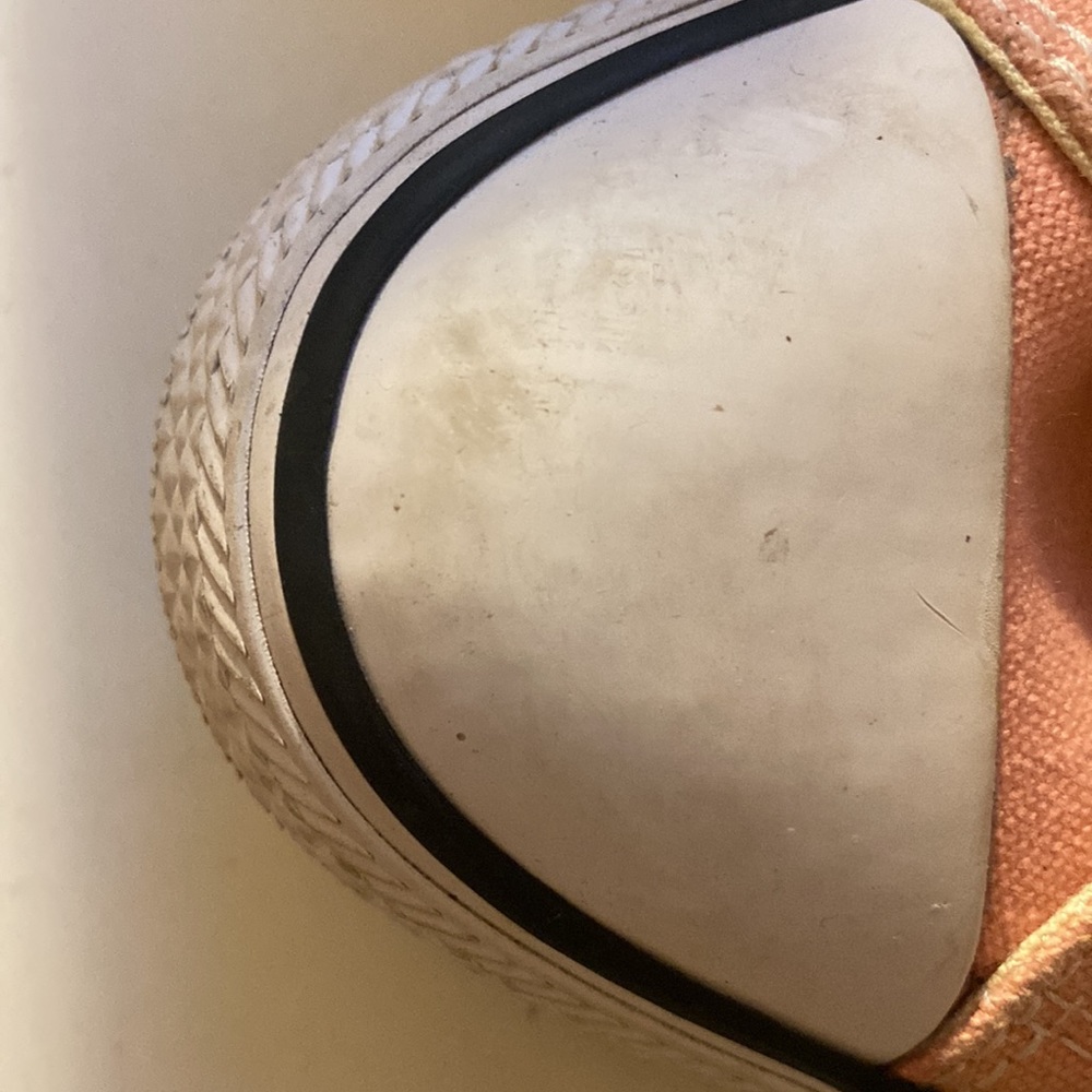 Converse - Picture 3 of 4